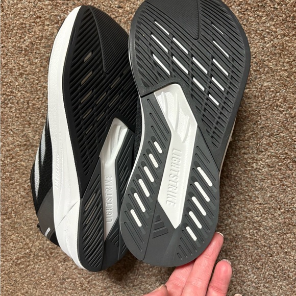 NWT! Adidas ladies shoes. - Picture 5 of 7